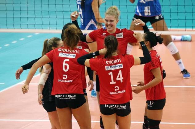 Allianz MTV Stuttgart - Rote Raben Vilsbiburg Deutschland, Stuttgart, 23.11.2016, Volleyball, 1. Bundesliga Frauen, Saison 2016 2017, Allianz MTV Stuttgart - Rote Raben Vilsbiburg: Jubel Spielerinnen Rote Raben Vilsbiburg.