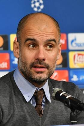GER, Borussia Mönchengladbach (GER) vs. Manchester City (ENG) 23.11.2016, Borussia Park , Moenchengladbach , CL, Gruppe C, 5. Spieltag, GER, Borussia Mönchengladbach (GER) vs. Manchester City (ENG) im Bild: Pressekonferenz nach dem Spiel Pep Guardiola Trainer Headcoach ( ManCity) bewertet das Spiel und zeigt dabei viele Gesichter.. Foto © nordphoto Meuter nordphotox xMeuter