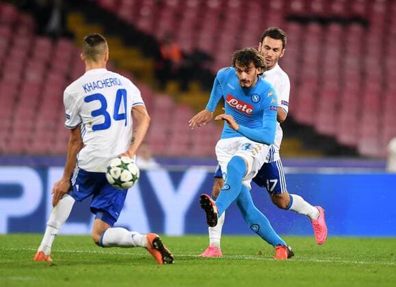 (161124) -- NAPLES, Nov. 24, 2016 -- Manolo Gabbiadini (C) of Napoli shoots during the UEFA Champions League Group B match between Napoli and Dynamo Kiev at the San Paolo stadium in Naples on Nov. 23, 2016. The match ended with a 0-0 draw. )(wll) (SP)ITALY-NAPLES-SOCCER-UEFA CHAMPIONS LEAGUE-NAPOLI VS DINAMO KIEV AlbertoxLingria 