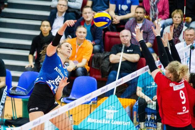 Angriff Michaela Mljenkova (16 MTV); DVV Pokal Halbfinale: Allianz MTV Stuttgart vs Rote Raben Vilsbiburg, SCHARRena, Stuttgart Germany, 20161123; Stuttgart Copyright: xWuechner Eibner-Pressefotox EP_NWR