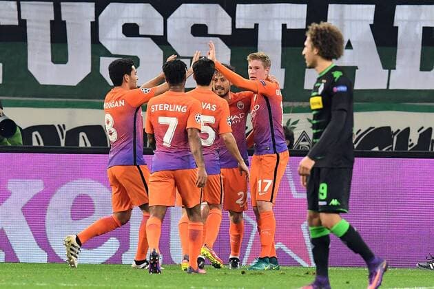 Fussball, UEFA Champions League, Saison 2016 2017, Spieltag 5, Borussia Mönchengladbach - Manchester City fC, 23.11.2016, Stadion im Borussia Park, Mönchengladbach, Ilkay Gündogan, Raheem Sterling, Jesus Nevas, David Silva, Kevin De Bruyne alle City, Torjubel,