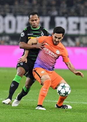 Fussball, UEFA Champions League, Saison 2016 2017, Spieltag 5, Borussia Mönchengladbach - Manchester City fC , 23.11.2016, Stadion im Borussia Park, Mönchengladbach, Raffael , Ilkay Gündogan ,