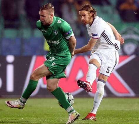 23.11.2016 Sofia(Bulgaria) PFC Ludogorets-FC Basel UEFA Champions League men s football Michael Lang (r) FC Basel blocked from Cosmin Moti(L) PFC Ludogorets :Str 