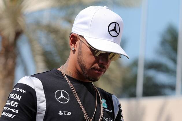 Abu Dhabi Grand Prix, UAE 24 - 27 November 2016 24.11.2016 - Lewis Hamilton (GBR) Mercedes AMG F1 W07 Hybrid 