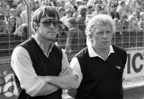 Hans Dieter Tippenhauer (Bayer 05 Uerdingen, li.) und Trainer Karl Heinz Feldkamp (Bayer 05 Uerdingen)