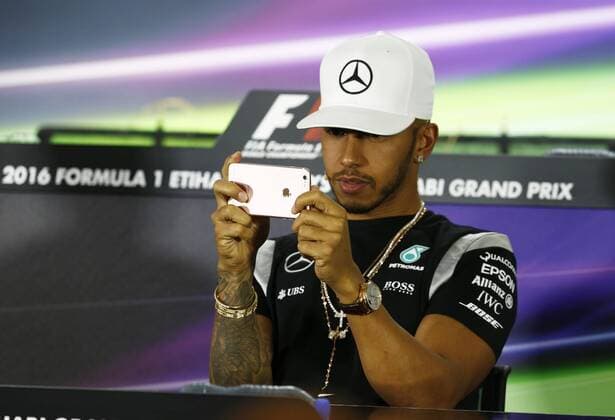 Motorsports: FIA Formula One World Championship WM Weltmeisterschaft 2016, Grand Prix of Abu Dhabi, 44 Lewis Hamilton (GBR, Mercedes AMG Petronas Formula One Team), xHOCHxZWEIx