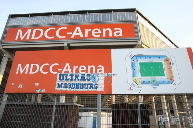 Fußball, Stadiongeschichte 1. FC Magdeburg 3. Liga Saison 2016-2017 Punktspiel 1. FC Magdeburg vs. Hallescher FC in der MDCC Arena in Magdeburg findet wegen Statikproblemen an den Zuschauertribuenen und Auflagen der Stadt als Betreiber an den Verein ohne Zuschauer statt wie der Verein heute Mitteilte - Deutschland, Fussball, Mann, Maenner,24.11.2016