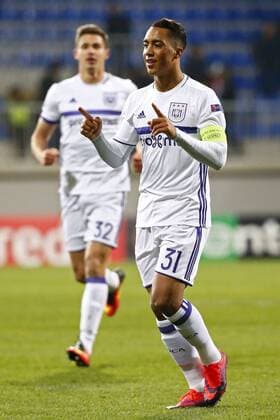 BAKU, AZERBAIJAN - NOVEMBER 24 : Youri Tielemans midfielder of RSC Anderlecht scores and celebrates pictured during the Europa League match between Qabala PFk and Rsca in Baku, Azerbaijan. 24 11 2016 FOOTBALL : Qabala vs Anderlecht - Europa League - Baku - 24 11 2016 PhotoNews Panoramic  665590057