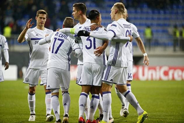 BAKU, AZERBAIJAN - NOVEMBER 24 : Youri Tielemans midfielder of RSC Anderlecht scores and celebrates pictured during the Europa League match between Qabala PFk and Rsca in Baku, Azerbaijan. 24 11 2016 FOOTBALL : Qabala vs Anderlecht - Europa League - Baku - 24 11 2016 PhotoNews Panoramic  665590057