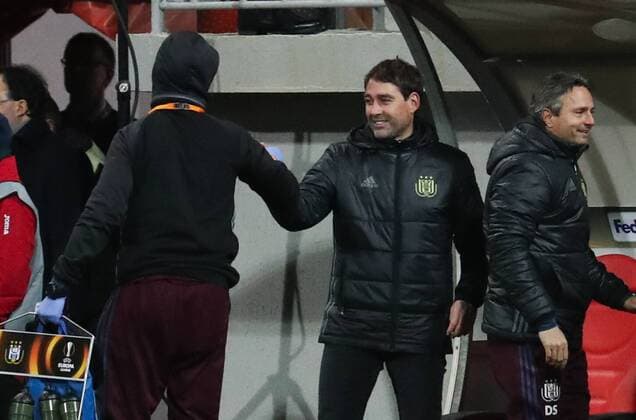 Anderlecht s head coach Rene Weiler celebrates after winning during a fifth game in the group stage (gruop C) of the Europa League competition between Azerbaijani team FK Qabala and Belgian team RSCA Anderlecht, Thursday 24 November 2016, in Baku, Azerbaijan. VIRGINIExLEFOUR  x04982436x