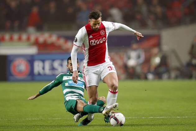(L-R) Lucas Villafanez of Panathinaikos F.C., Mitchell Dijks of Ajaxduring the UEFA Europa League group G match between Ajax Amsterdam and Panathinaikos FC at the Amsterdam Arena on November 24, 2016 in Amsterdam, The Netherlands Ajax v Panathinaikos FC UEFA Europa League 2016 2017 xVIxxIVx 6639478