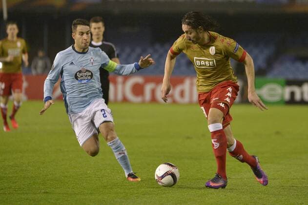 Celta s Mallo and Standard s Ishak Belfodil pictured during a game of the fifth day of the group stage (Group G) of the Europa League competition between Spanish team Celta Vigo and Belgian club Standard de Liege, Thursday 24 November 2016, in Vigo, Spain. NICOLASxLAMBERT  x04982488x