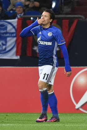 Fußball Europa League Gruppenphase 5. Spieltag Schalke 04 - OGC Nizza am 24.11.2016 in der Veltins Arena in Gelsenkirchen Torjubel zum 1:0 durch Yevhen Konoplyanka ( Schalke ) xRx
