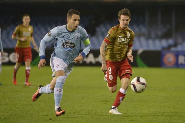 Celta s Mallo and Standard s Benito Raman pictured during a game of the fifth day of the group stage (Group G) of the Europa League competition between Spanish team Celta Vigo and Belgian club Standard de Liege, Thursday 24 November 2016, in Vigo, Spain. NICOLASxLAMBERT  x04982527x