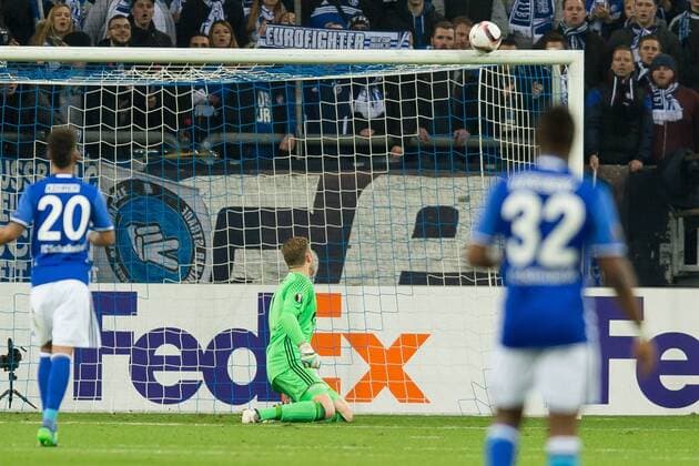 Gelsenkirchen, Germany 24.11.2016, UEFA Europa League - 2016 2017 Season, Gruppenphase, 5. Spieltag - Matchday 5, FC Schalke 04 - OGC Nizza, Torwart Ralf Faehrmann(S04) in aktion ( DeFodi001