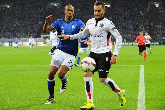 GER, Europa League, FC Schalke 04 vs OGC Nizza 24.11.2016, Veltins-Arena, Gelsenkirchen, GER, Europa League, FC Schalke 04 vs OGC Nizza, im Bild von links: Naldo ( Schalke 29 ), Anastasios Donis ( Nizza 22 ) Foto © nordphoto Treese nordphotoxTreese