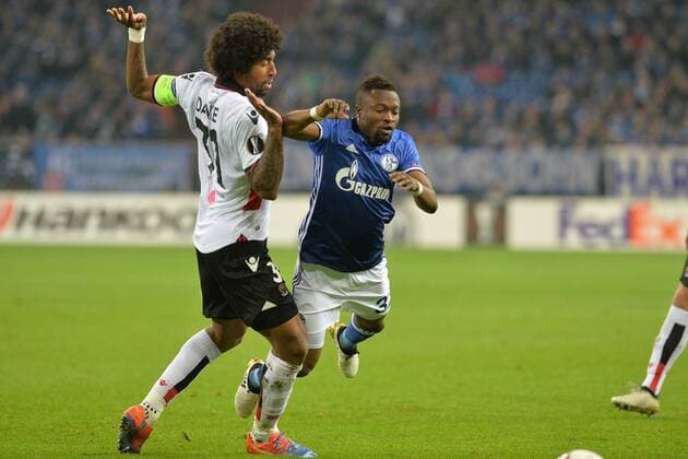 GER, Europa League, FC Schalke 04 vs OGC Nizza 24.11.2016, Veltins-Arena, Gelsenkirchen, GER, Europa League, FC Schalke 04 vs OGC Nizza, im Bild im Zweikampf von links: Dante ( Nizza 31 ), Bernard Tekpetey ( Schalke 32 ) Foto © nordphoto Treese nordphotoxTreese