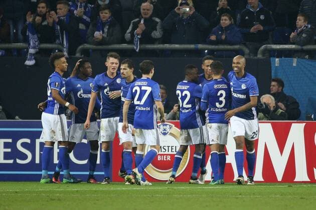 24.11.2016, Fussball UEFA Europa League, 2016 17, 5. Spieltag, FC Schalke 04 - OGC Nizza, Mannschaft vom FC Schalke 04 jubelt