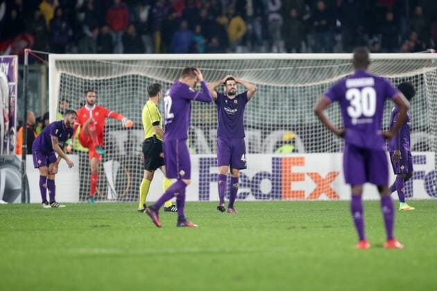 La delusione dei giocatori della Fiorentina dopo il gol del 2-3 Dejection Fiorentina Firenze 24-11-2016 Stadio Artemio Franchi Europa League Fiorentina - Paok Foto Luca Pagliaricci Insidefoto LucaxPagliaricci