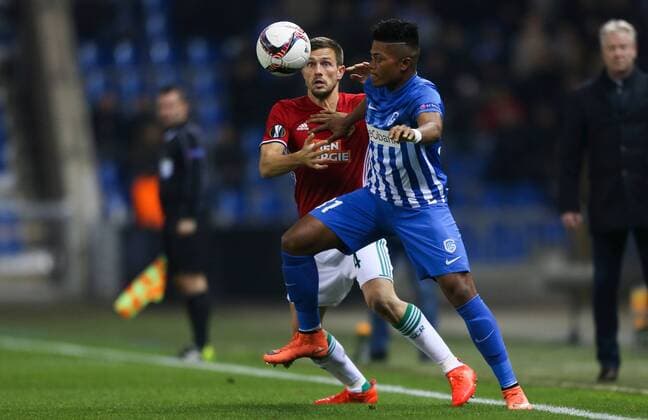 SOCCER - UEFA EL, Genk vs Rapid GENK,BELGIUM,24.NOV.16 - SOCCER - UEFA Europa League, group stage, KRC Genk vs SK Rapid Wien. Image shows Thomas Schrammel (Rapid) and Leon Bailey (Genk). Keywords: Wien Energie. GEPAxpictures xPhilippxBrem