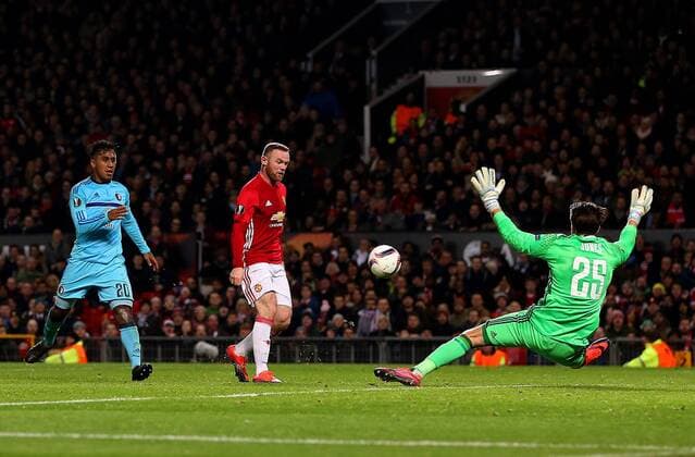 Wayne Rooney of Manchester United ManU scores his sides first goal during the UEFA Europa League match at Old Trafford, Manchester. Picture date: November 24th 2016. Pic Matt McNulty Sportimage EDITORIAL USE ONLY. No use with unauthorised audio, video, data, fixture lists, club league logos or live services. Online in-match use limited to 120 images, no video emulation. No use in betting, games or single club league player publications.
