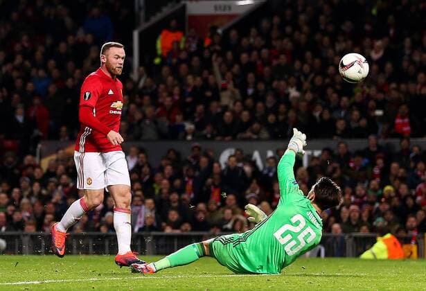 Wayne Rooney of Manchester United ManU scores his sides first goal during the UEFA Europa League match at Old Trafford, Manchester. Picture date: November 24th 2016. Pic Matt McNulty Sportimage EDITORIAL USE ONLY. No use with unauthorised audio, video, data, fixture lists, club league logos or live services. Online in-match use limited to 120 images, no video emulation. No use in betting, games or single club league player publications.