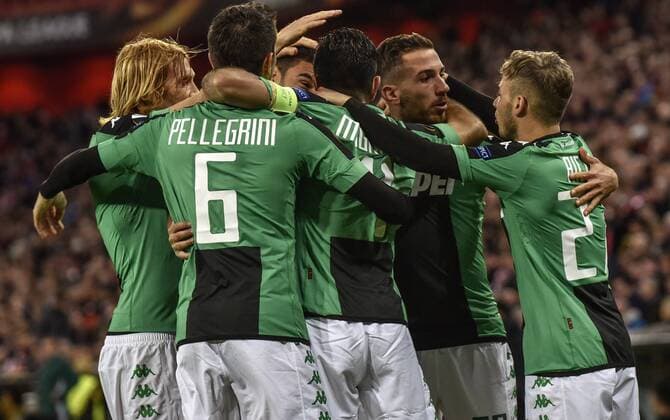 Sassuolo s players celebrate the own goal scored by defender Mikel Balenziaga (no at the image) during their UEFA Europa League match played at San Mames stadium in Bilbao, Basque Country, Spain on 24 November 2016. ATHLETIC BILBAO VS SASSUOLO !ACHTUNG: NUR REDAKTIONELLE NUTZUNG!  20161124-636156212141414333