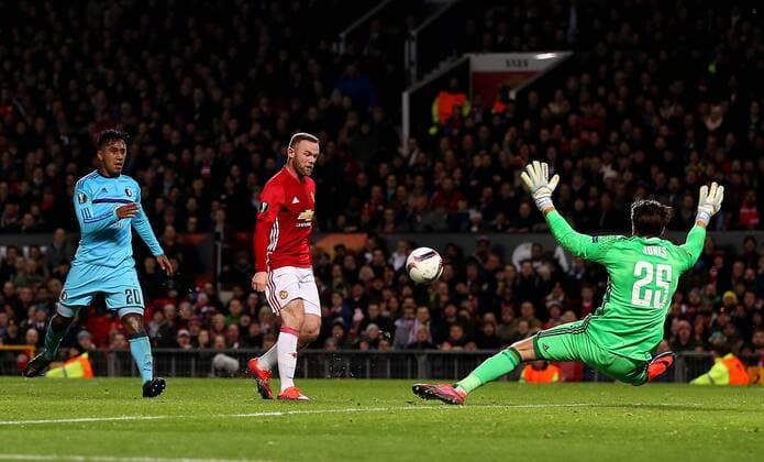 Wayne Rooney of Manchester United ManU scores his sides first goal during the UEFA Europa League match at Old Trafford, Manchester. Picture date: November 24th 2016. Pic Matt McNulty Sportimage EDITORIAL USE ONLY. No use with unauthorised audio, video, data, fixture lists, club league logos or live services. Online in-match use limited to 120 images, no video emulation. No use in betting, games or single club league player publications.
