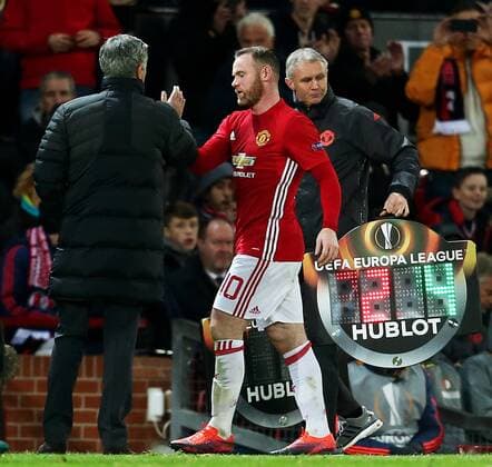 Manchester United ManU manager Jose Mourinho shakes hands with Wayne Rooney after being substituted during the UEFA Europa League match at Old Trafford, Manchester. Picture date: November 24th 2016. Pic Matt McNulty Sportimage EDITORIAL USE ONLY. No use with unauthorised audio, video, data, fixture lists, club league logos or live services. Online in-match use limited to 120 images, no video emulation. No use in betting, games or single club league player publications.