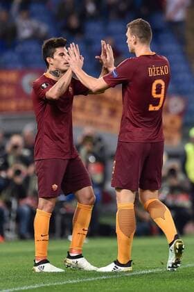 Fußball, EL, AS Rom - Viktoria Pilsen November 24, 2016 - Rome, Italy - Edin Dzeko of Roma celebrates scoring fourth goal during the UEFA Europa League match between Roma and Viktoria Plzen at Stadio Olimpico, Rome, Italy on 24 November 2016. Roma v Viktoria Plzen - UEFA Euope League  - ZUMAn230 20161124_zaa_n230_239