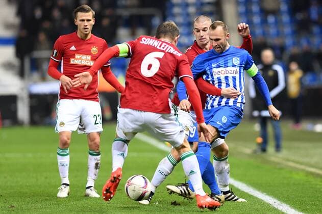 Genk s Thomas Buffel fight for the ball during a game of the fifth day of the group stage (Group F) of the Europa League competition between Belgian soccer team RC Genk and Austrian team Rapid Wien, Thursday 24 November 2016, in Genk. LUCxCLAESSEN  x04982982x