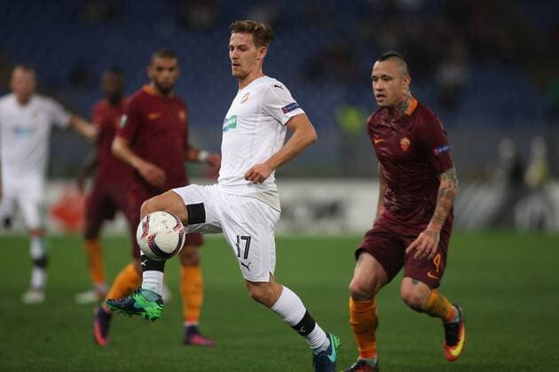 FuÃŸball, EL, AS Rom - Viktoria Pilsen 24.11.2016. Stadio Olimpico, Rome, Italy. UEFA Europa League Football. Roma versus FC Viktoria Plzen. Hrosovsky in action during the match. xmarcoxiacobuccix  ActionPlus11813757