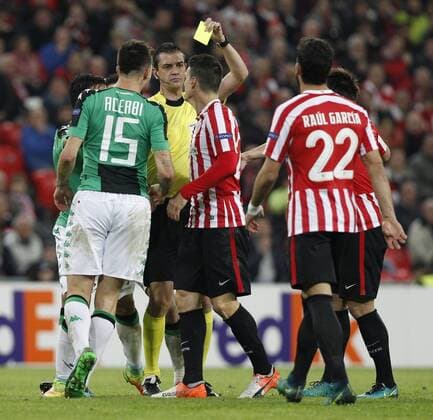 Fußball, EL, Athletic Bilbao - Sassuolo Calcio Fußball, BILBAO UEFA Europa League Viktor Kassai Aritz Aduriz  xDAVIDxS.xBUSTAMANTEx xx