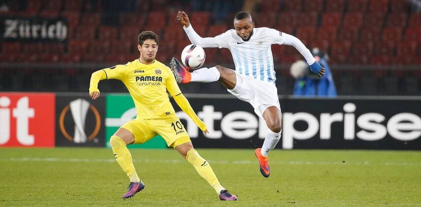 Fußball, EL, FC Zürich - FC Villarreal 24.11.2016 Letzigrund Stadion Zürich , SCHWEIZ , Herren Fussball UEFA Europa League FC Zürich - Villarreal Pato (li,Villarreal) gegen Umaru Bangura (FC Zürich) 