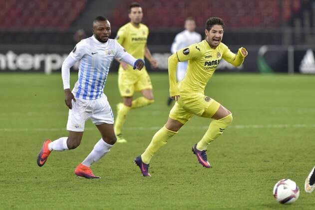 Li. Umaru Bangura, FCZ, re. Pato, CF, FC Zuerich - Villareal CF, Europa League, Fussball, 24.11.2016 