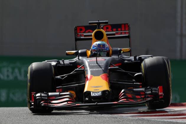 Abu Dhabi Grand Prix, UAE 24 - 27 November 2016 25.11.2016 - Free Practice 1, Daniel Ricciardo (AUS) Red Bull Racing RB12 