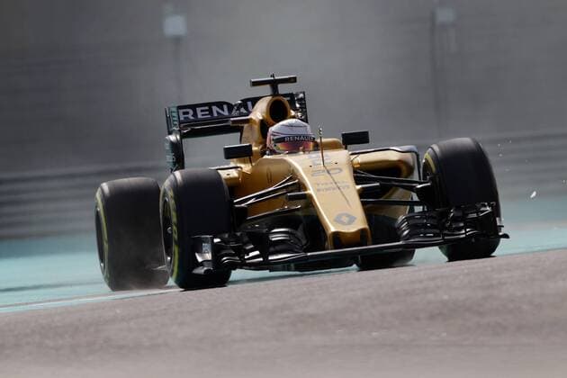 Abu Dhabi Grand Prix, UAE 24 - 27 November 2016 25.11.2016 - Free Practice 1, Kevin Magnussen (DEN) Renault F1 Team RS16 