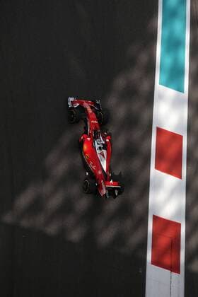 Abu Dhabi Grand Prix, UAE 24 - 27 November 2016 25.11.2016 - Free Practice 1, Sebastian Vettel (GER) Scuderia Ferrari SF16-H 