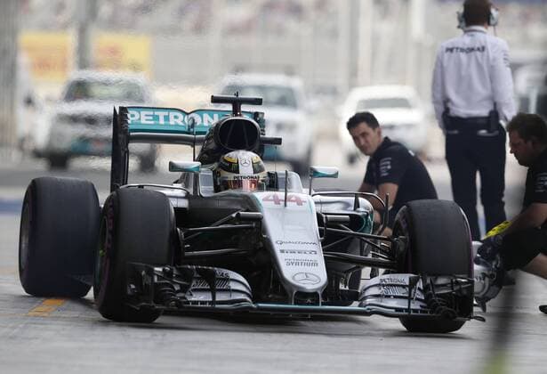 Motorsports: FIA Formula One World Championship WM Weltmeisterschaft 2016, F1 race in Abu Dhabi, 44 Lewis Hamilton (GBR, Mercedes AMG Petronas F1 Team), xTapx