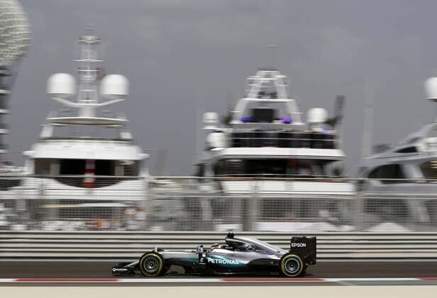 Motorsports: FIA Formula One World Championship WM Weltmeisterschaft 2016, F1 race in Abu Dhabi, 44 Lewis Hamilton (GBR, Mercedes AMG Petronas F1 Team), xTapx