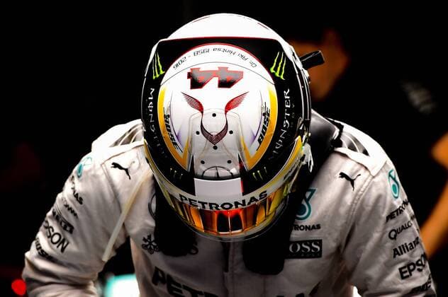 Bilder des Tages - SPORT Lewis Hamilton (Mercedes AMG Petronas Formula One Team) mit Helm, Grosser Preis von Abu Dhabi 2016, Motorsport, Formel 1, 25.11.2016, Abu Dhabi Copyright: xAndre Eibner-Pressefotox EP_JAE