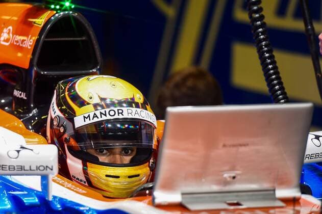 Pascal Wehrlein (Manor Racing) mit Helm im Cockpit, Grosser Preis von Abu Dhabi 2016, Motorsport, Formel 1, 25.11.2016, Abu Dhabi Copyright: xAndre Eibner-Pressefotox EP_JAE