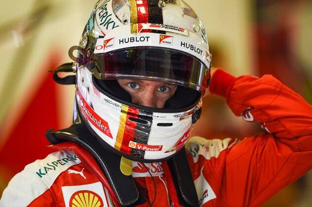 Sebastian Vettel (Scuderia Ferrari) mit Helm, Grosser Preis von Abu Dhabi 2016, Motorsport, Formel 1, 25.11.2016, Abu Dhabi Copyright: xAndre Eibner-Pressefotox EP_JAE