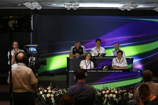 25.11.2016. Abu Dhabi, UAE. Formula 1 Grand Prix of Abu Dhabi. Free Practise. Stephen Fitzpatrick & x2013; owner of Manor Racing , Monisha Kaltenborn & x2013; Team Principal Sauber F1 Team , Otmar Szafnauer & x2013; COO (Chief Operating Officer) Sahara Force India, Claire Williams & x2013; Deputy Team Principal Williams Martini Racing, Toto Wolff & x2013; Executive Director Mercedes AMG Petronas xLeannexBoonx  ActionPlus11813906
