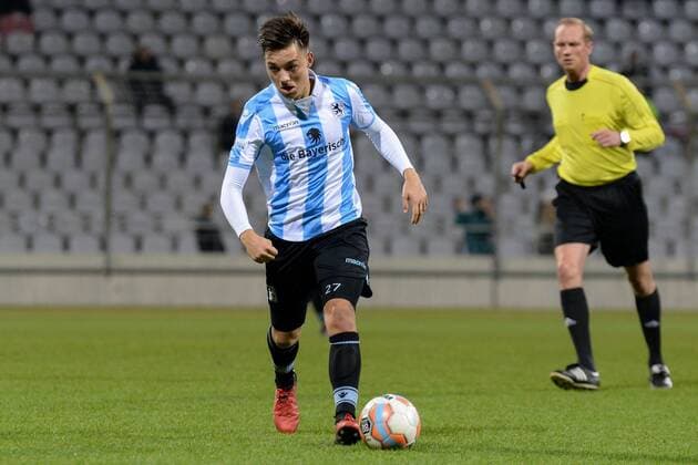v.li.: Julian Justvan (TSV 1860 München II, 27) am Ball, Fussball, Regionalliga Bayern, TSV 1860 München II - VfR Garching, xslx