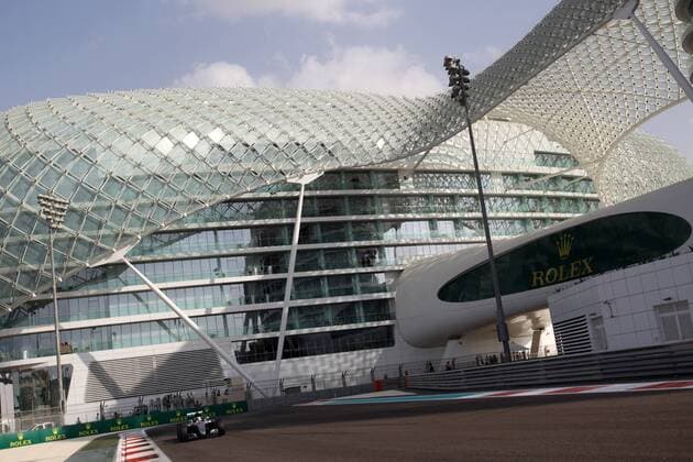 Abu Dhabi Grand Prix, UAE 24 - 27 November 2016 26.11.2016 - Free Practice 3, Lewis Hamilton (GBR) Mercedes AMG F1 W07 Hybrid 