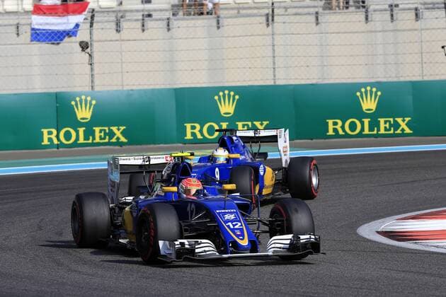 Abu Dhabi Grand Prix, UAE 24 - 27 November 2016 26.11.2016 - Free Practice 3, Felipe Nasr (BRA) Sauber C34 leads Marcus Ericsson (SUE) Sauber C34 