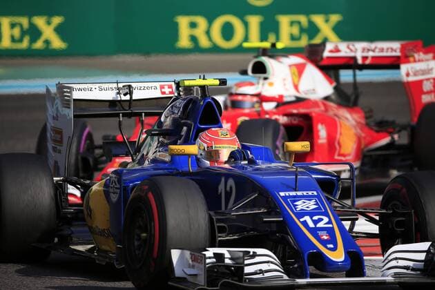 Abu Dhabi Grand Prix, UAE 24 - 27 November 2016 26.11.2016 - Free Practice 3, Felipe Nasr (BRA) Sauber C34 and Kimi Raikkonen (FIN) Scuderia Ferrari SF16-H 