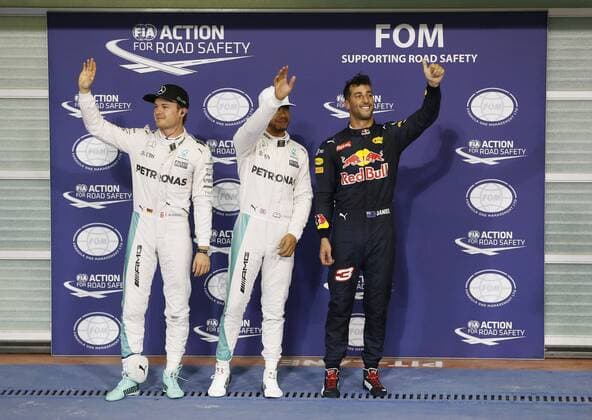 Motorsports: FIA Formula One World Championship WM Weltmeisterschaft 2016, Grand Prix of Abu Dhabi, 6 Nico Rosberg (GER, Mercedes AMG Petronas Formula One Team), 44 Lewis Hamilton (GBR, Mercedes AMG Petronas Formula One Team), 3 Daniel Ricciardo (AUS, Red Bull Racing), xHOCHxZWEIx