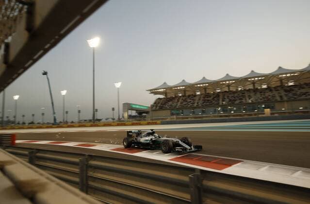 Motorsports: FIA Formula One World Championship WM Weltmeisterschaft 2016, Grand Prix of Abu Dhabi, 44 Lewis Hamilton (GBR, Mercedes AMG Petronas Formula One Team), xHOCHxZWEIx
